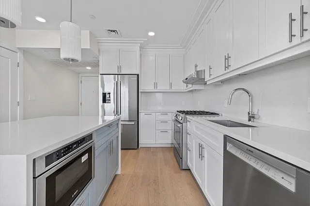 301 Border St #601 — Photo 10