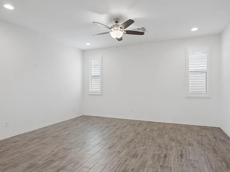 10445 E Tesla Ave — Photo 13