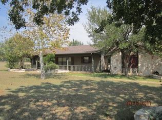 811 N Creek Rd, Comfort, TX 78013