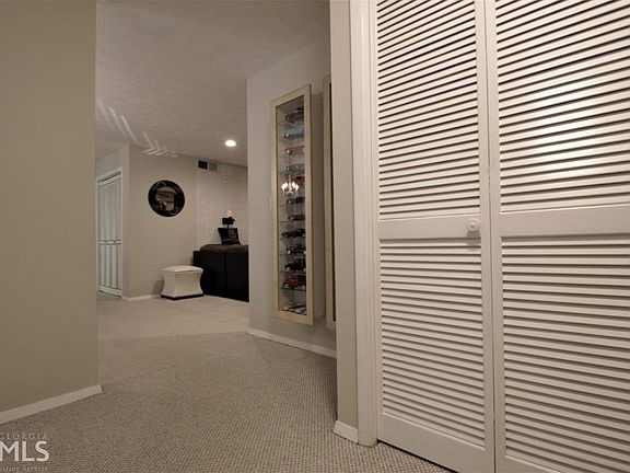 3rd image of 606 Cumberland Ct SE