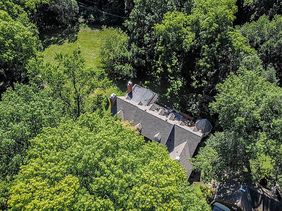 4th image of 4101 Brookridge Dr