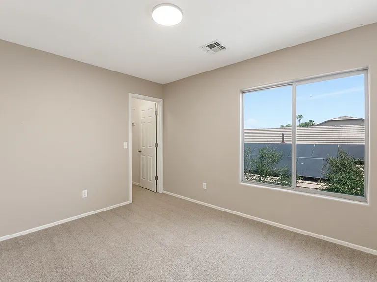 3446 E Fairview St — Photo 33