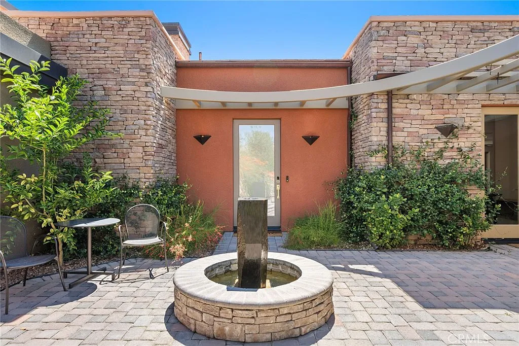 4 bed, 4.5 bath, 4513 sqft, $15,000 — Photo 4