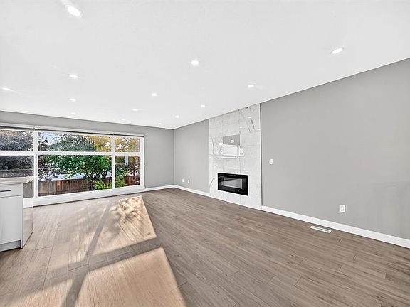 3rd image of 2703 E 60th St NE