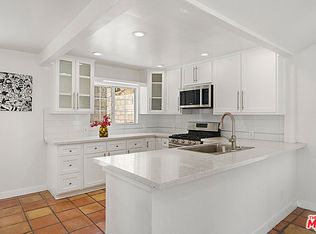 1329 Silver Lake Blvd, Los Angeles, CA 90026