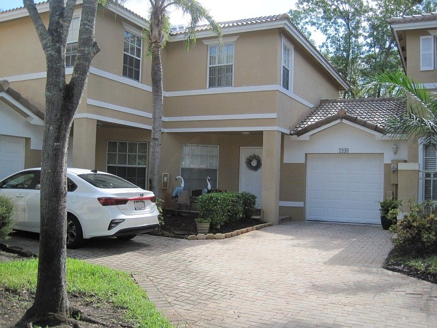 1st image of 2940 NW 99th Ter