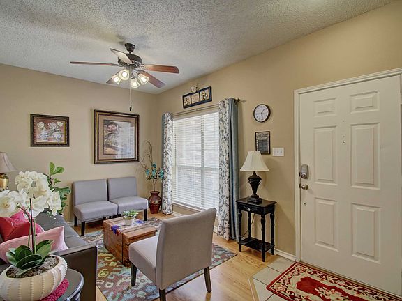 5th image of 871 Carriage Creek Dr
