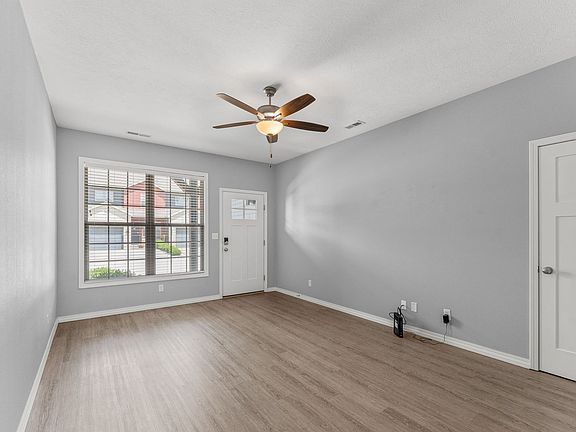 3rd image of 3071 W Cardinal St