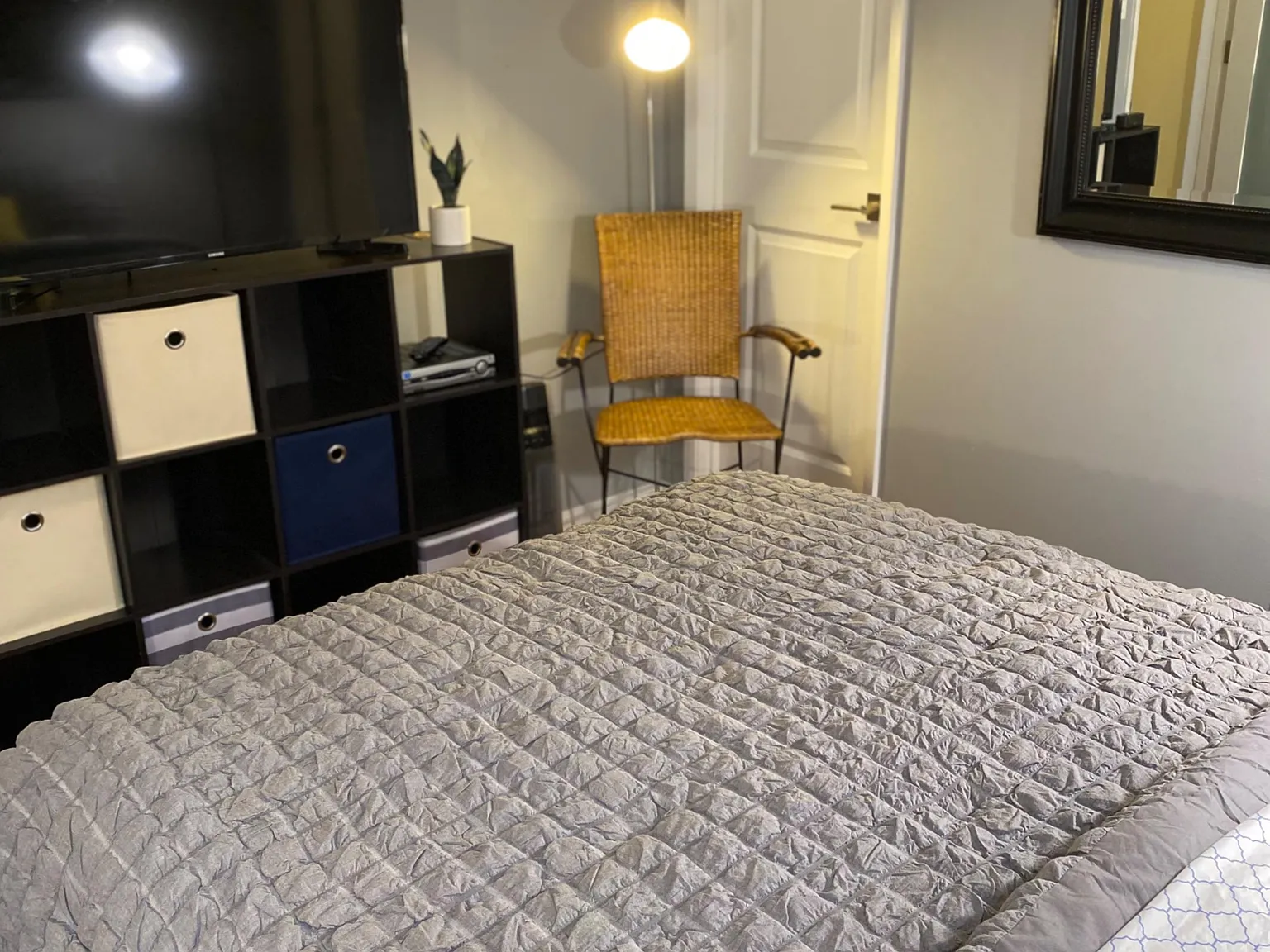 2 bed, 3.0 bath, 1200 sqft, $1,568 — Photo 2