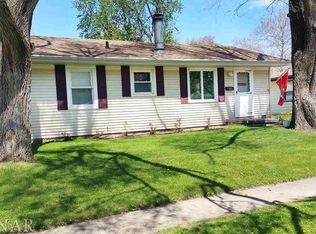 111 Conley Cir, Bloomington, IL 61701