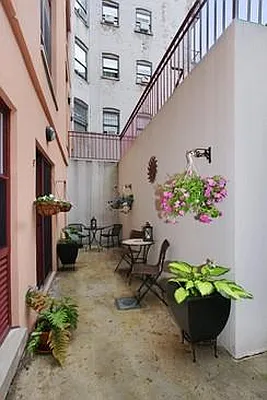 Sold by Real Direct | media 2