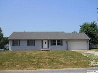 308 Sumac St, Payson, IL 62360