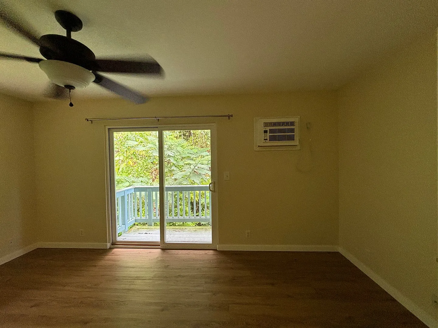 Beautiful 4-Bedroom Home in the Heart of Ahuimanu — Photo 4