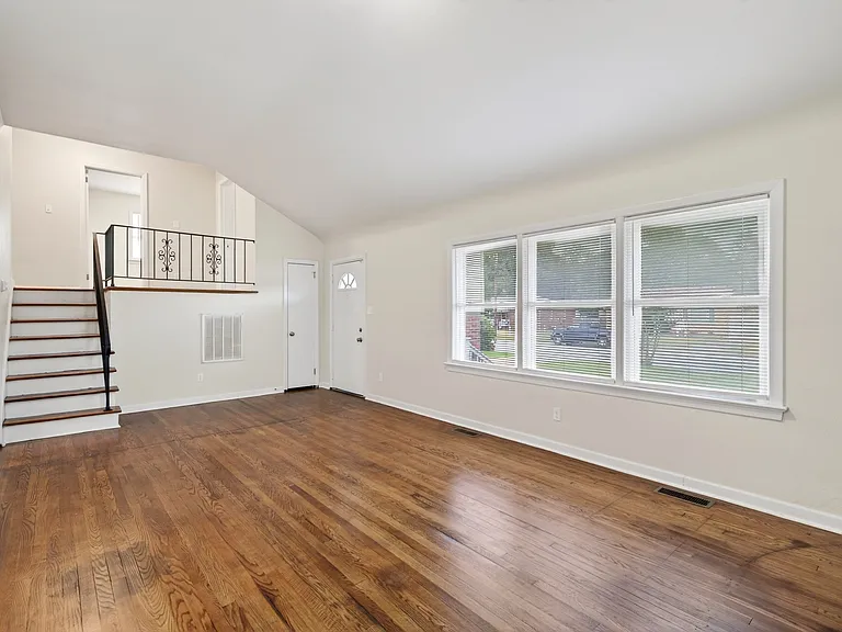 62 Cline Dr — Photo 4