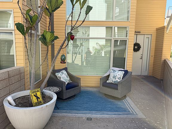 2nd image of 5446 La Jolla Blvd