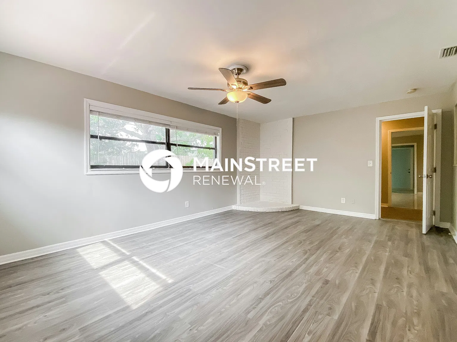 1524 Sandy Ln — Photo 3