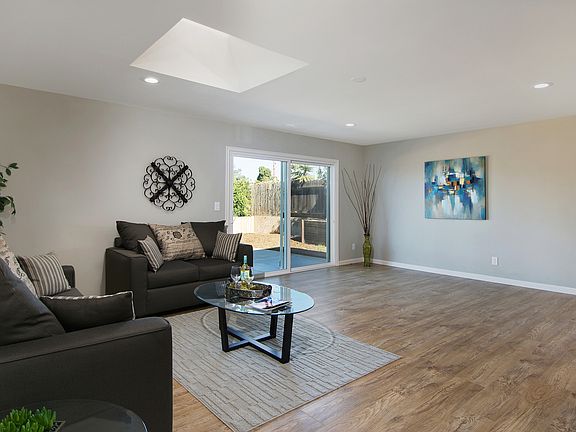4th image of 6424 Corsica Way