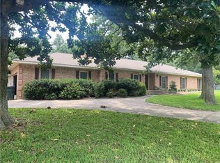 20 Bobby Jones Ln, Hilltop Lakes, TX 77871
