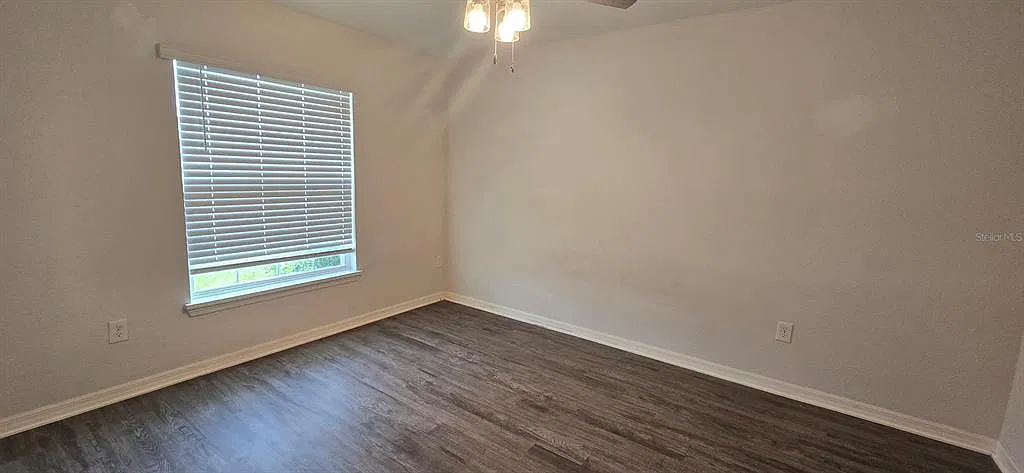 3 bed, 2.0 bath, 1997 sqft, $1,950 — Photo 2