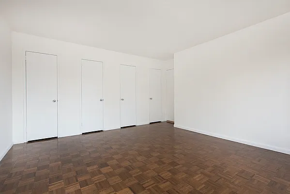 Rented by The Dermot Realty Management Company | media 20