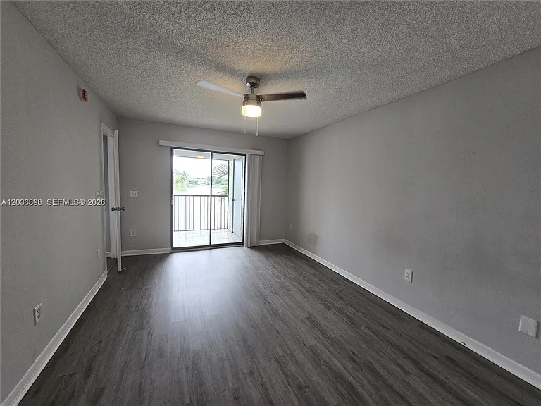 1024 S Independence Dr #1024E — Photo 5