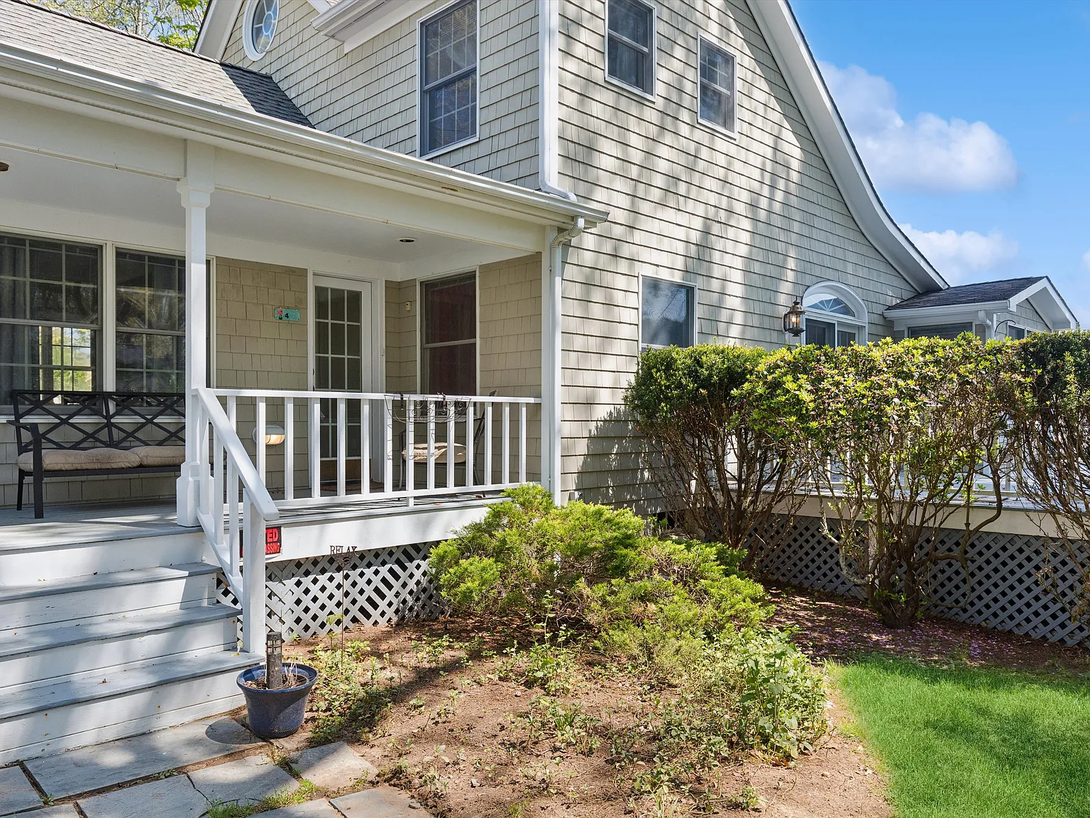 Charming Creekfront Rental with Dock Available in Cutchogue — Photo 3