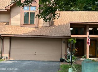 4031 Georgetown Sq, Schenectady, NY 12303