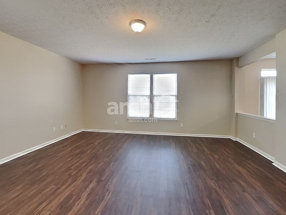 3rd image of 10546 Hunter Crossing Blvd