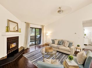 39 Hickory Hollow Dr, Madison, WI 53705