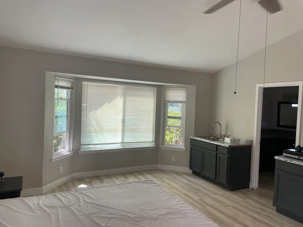 1514 Avocado Dr, Vista, CA 92083