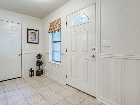 5th image of 208 Alice Dr
