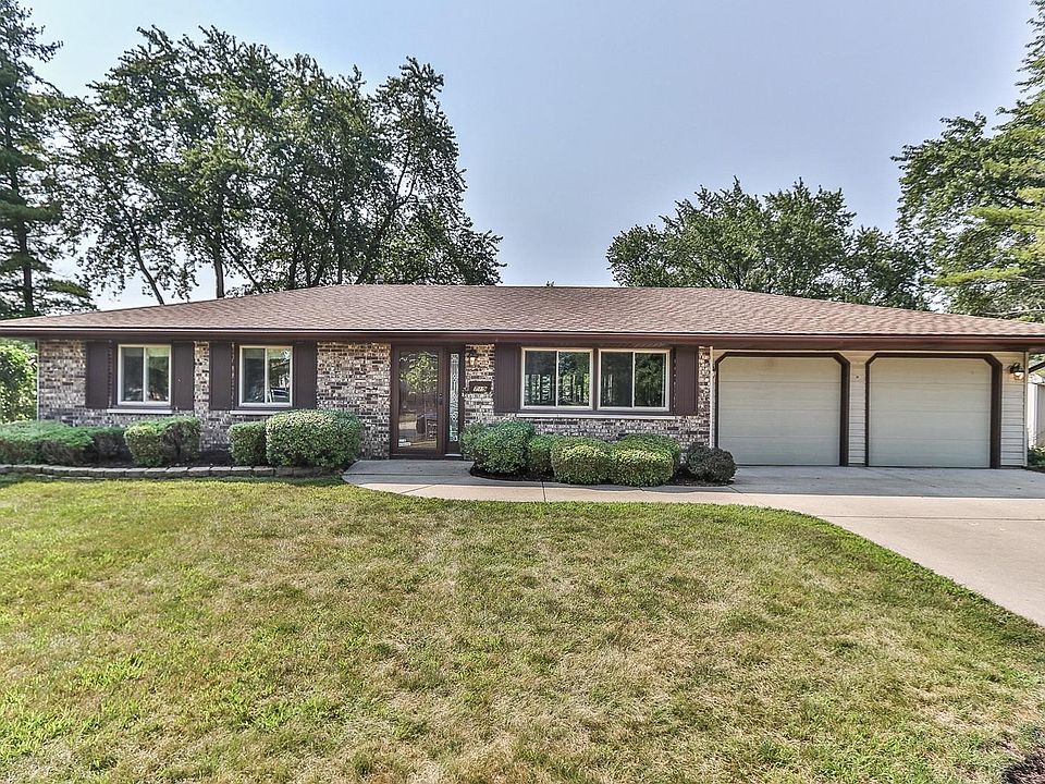 1st image of 719 Cambridge Dr