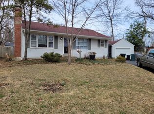 625 Meadowridge Ln, Saint Louis, MO