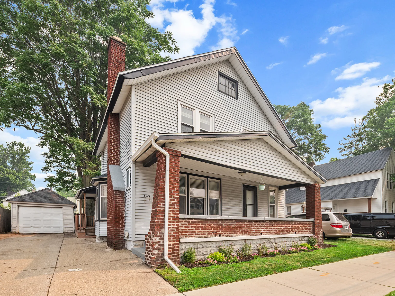 443 Hall St SE — Photo 2