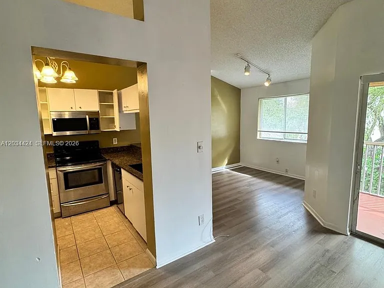 911 Coral Club Dr #911 — Photo 19