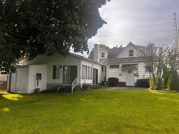 3rd image of 420 W Main St