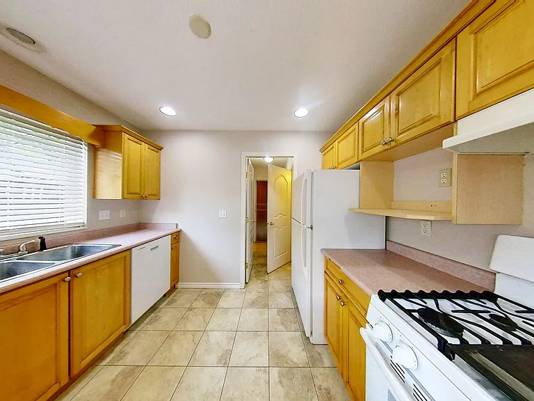 4210 Archer Dr — Photo 2