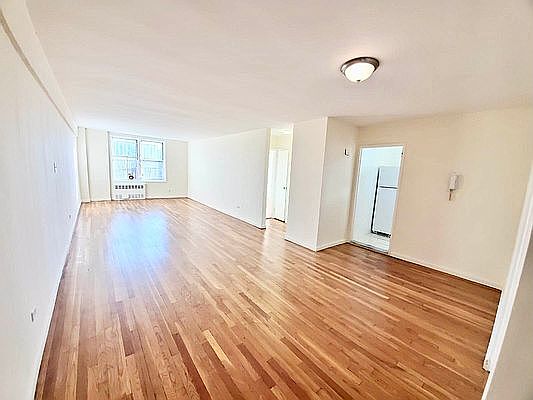 1st image of 150 Hawthorne St APT 5L