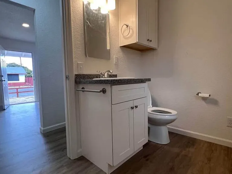 456 B St #13 — Photo 6