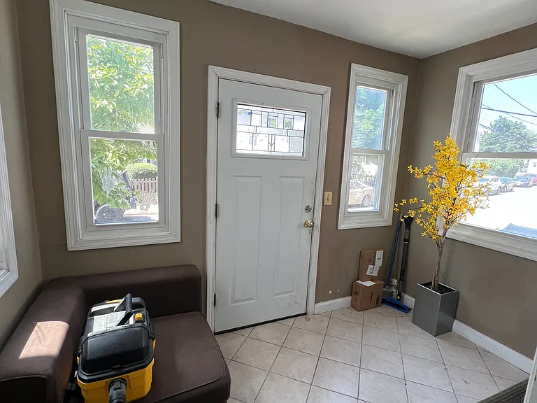 17 Holman St #1 — Photo 19