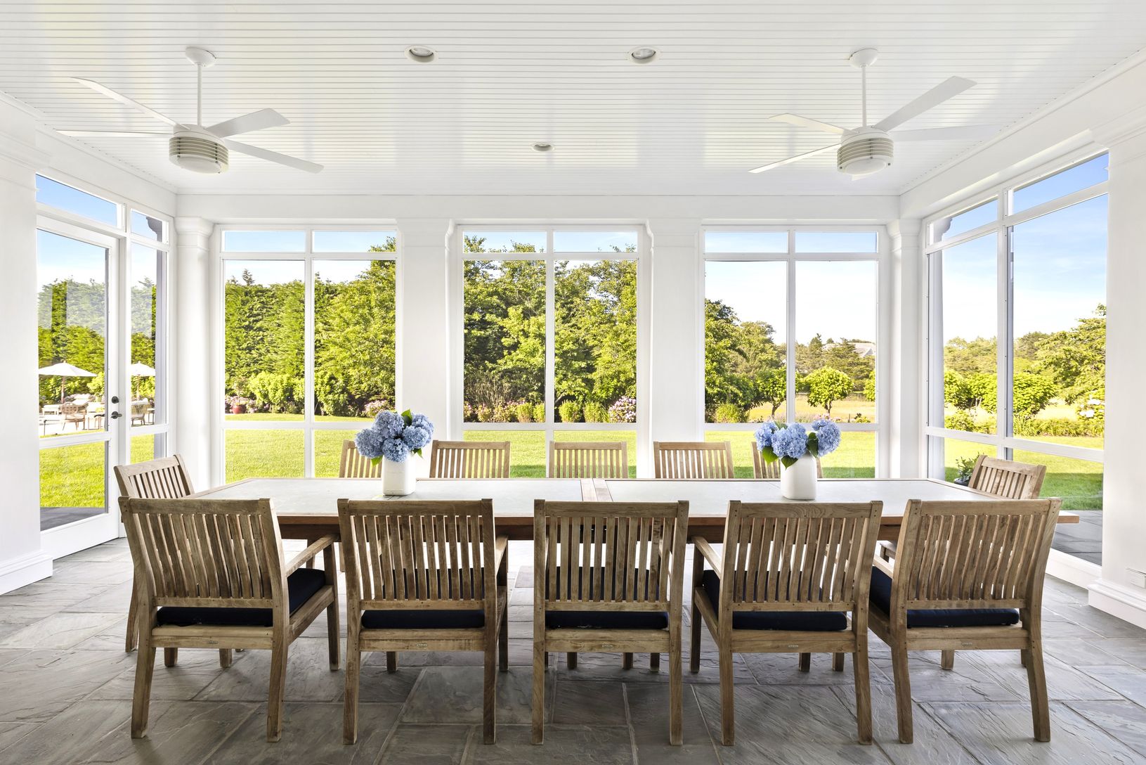  Screened-In Porch with Large Dining Table