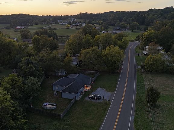 3rd image of 601 River Rd
