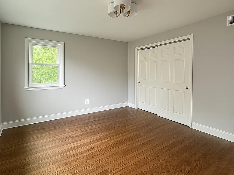 Jefferson Apartments — Photo 8