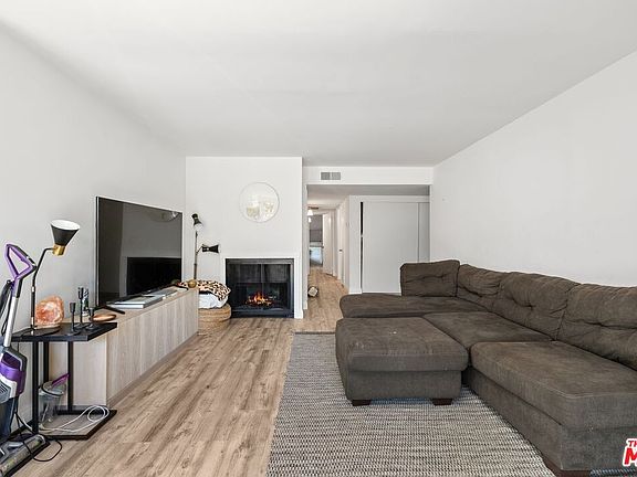4th image of 4704 Park Granada Unit 193