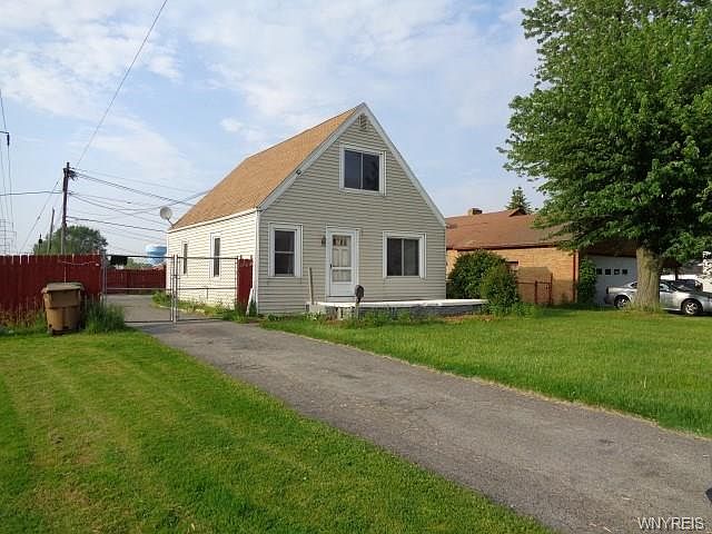 1st image of 832 Cleveland Dr