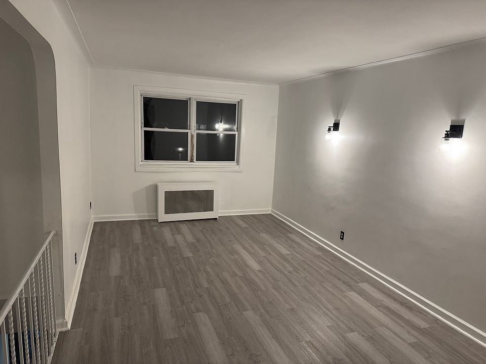 1st image of 31 Hodges Pl #1