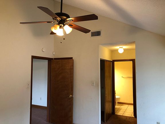 5th image of 15251 Jones Creek Village Ave APT D