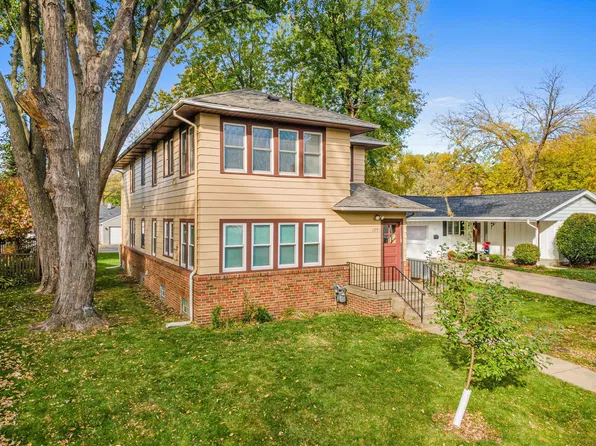 1759 Pleasant St, Lauderdale, MN 55113
