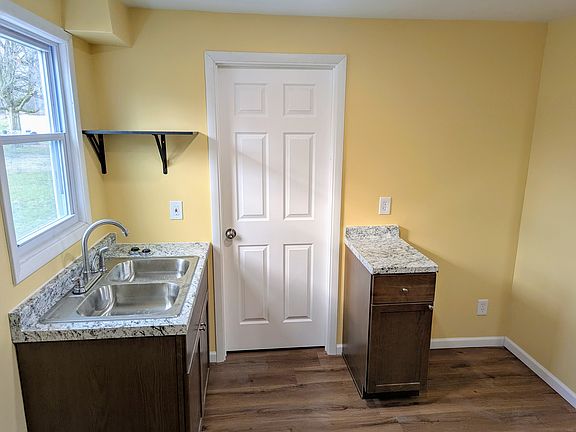 5th image of 1220 Jacobson Ave