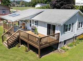 160 Watauga St, Newland, NC 28657